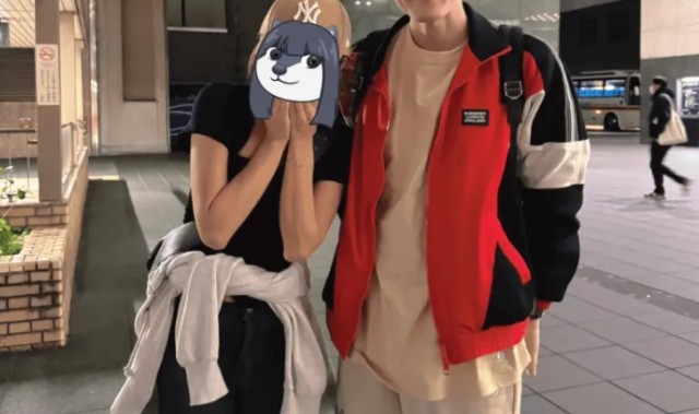j9九游真人游戏第一品牌登录入口嫂子信任度拉满!选手Karsa女友为其找好美女地陪:放心任其在异地旅游逛街~