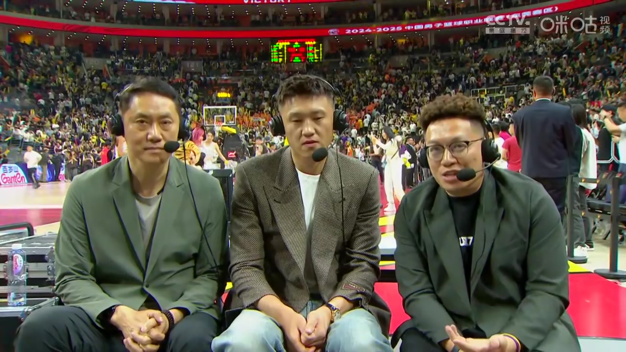 九游会·j9官方网站周鹏：上海跟着广东调整后陷入了对手的节奏 莫兰德是今晚的MVP